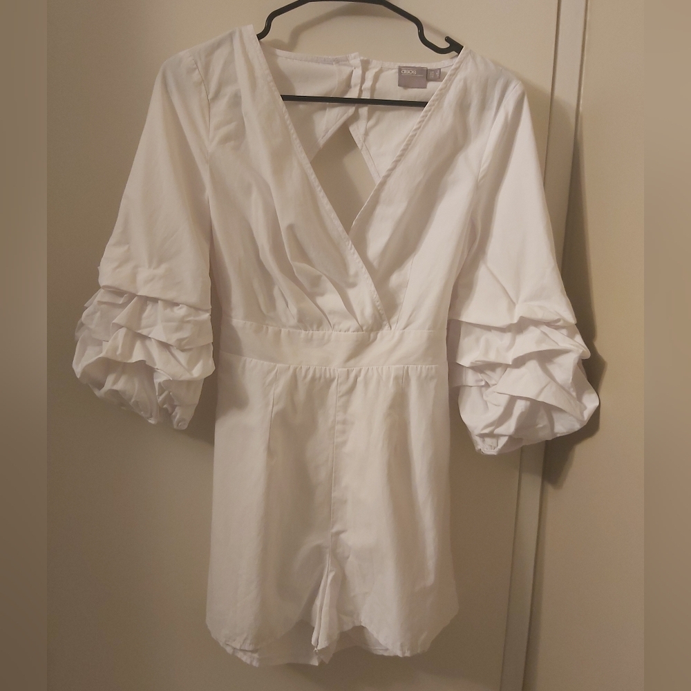 Asos gorgeous white romper, size 4